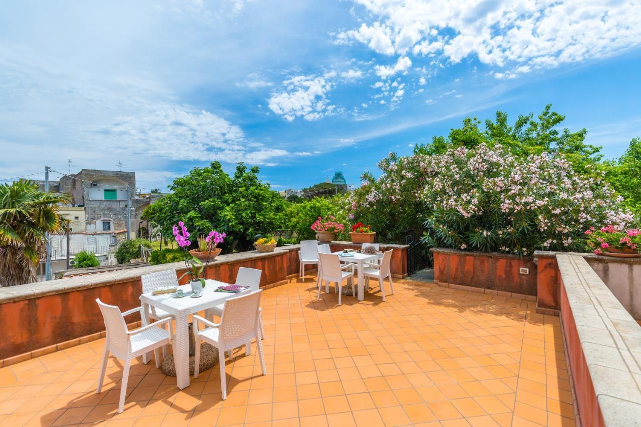 شقة La Terrazza Sul Giardino بروسيدا المظهر الخارجي الصورة